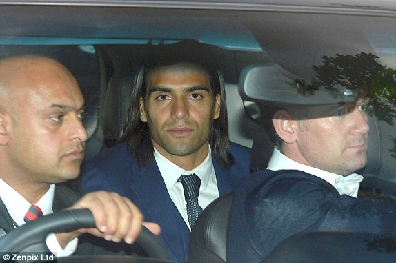 Radamel Falcao đã nói gì khi chính thức khoác áo Man United? ảnh 2