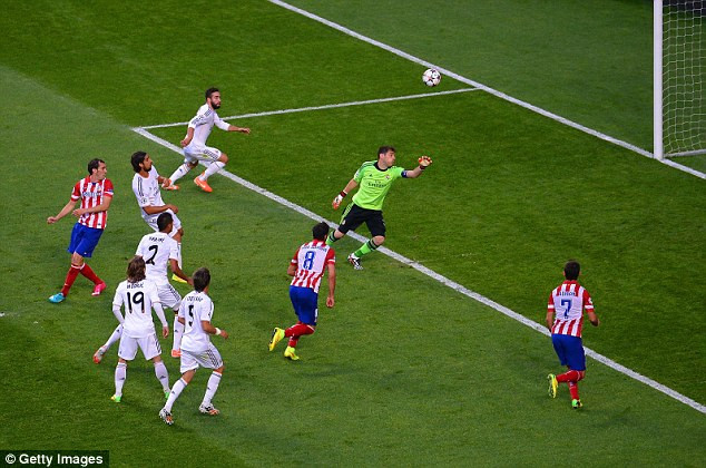 [Photo] Real Madrid hoàn tất giấc mơ Decima sau 12 năm chờ đợi ảnh 4