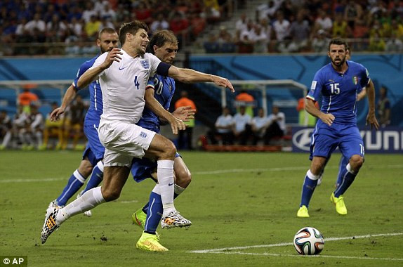 [Photo] Kinh nghiệm của Italy đánh bại sức trẻ đội tuyển Anh ảnh 11