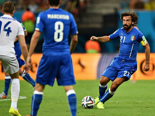 [Video] Cận cảnh cú sút phạt tuyệt đỉnh của Andrea Pirlo ảnh 1