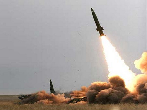 Saudi Arabia đánh chặn tên lửa đạn đạo gần biên giới với Yemen ảnh 1