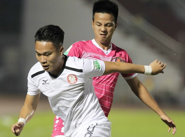 Phi Sơn tỏa sáng giúp HLV Miura thắng trận đầu tại V-League ảnh 1