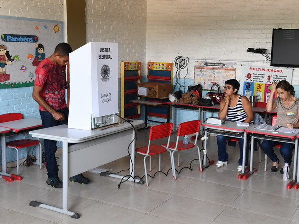 Brazil mở cuộc điều tra về nghi vấn hệ thống bầu cử bị can thiệp ảnh 1
