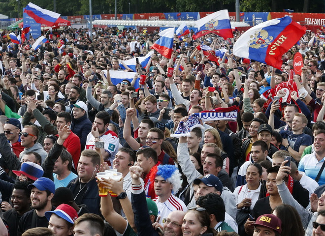 Ngành bán lẻ và dịch vụ khách sạn thắng lớn tại World Cup 2018 ảnh 1