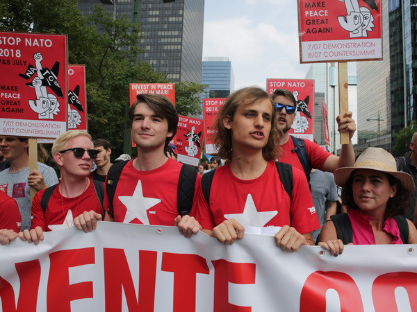 Hàng nghìn người biểu tình phản đối Thượng đỉnh NATO tại Brussels ảnh 1