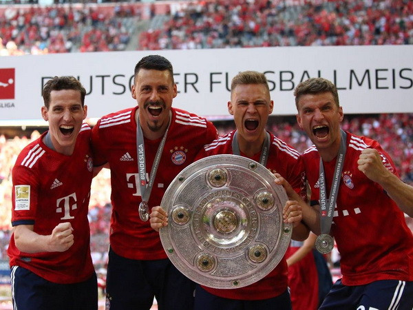 Bayern Munich thảm bại trước VfB Stuttgart trong ngày đón đĩa bạc ảnh 5