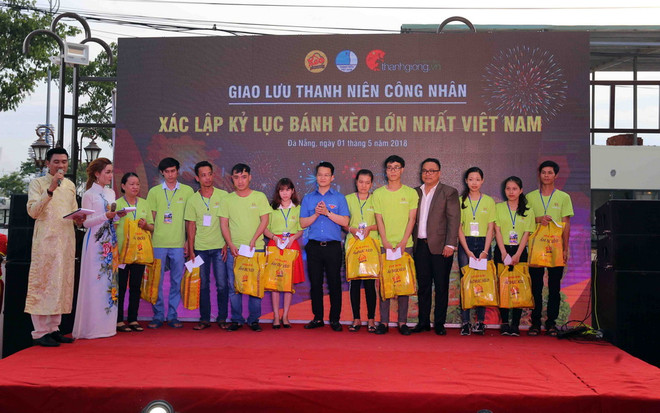 Đà Nẵng: Xác lập kỷ lục chiếc bánh xèo lớn nhất Việt Nam ảnh 5