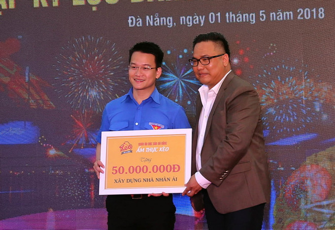 Đà Nẵng: Xác lập kỷ lục chiếc bánh xèo lớn nhất Việt Nam ảnh 4