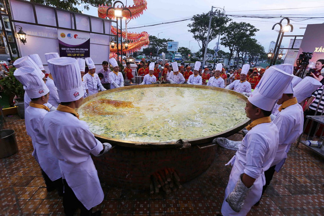 Đà Nẵng: Xác lập kỷ lục chiếc bánh xèo lớn nhất Việt Nam ảnh 3