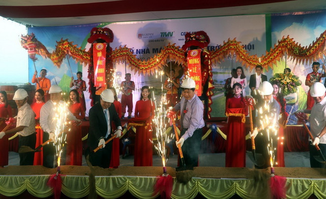 Động thổ Nhà máy điện Mặt Trời đầu tư trên 4.900 tỷ đồng ở Phú Yên ảnh 1