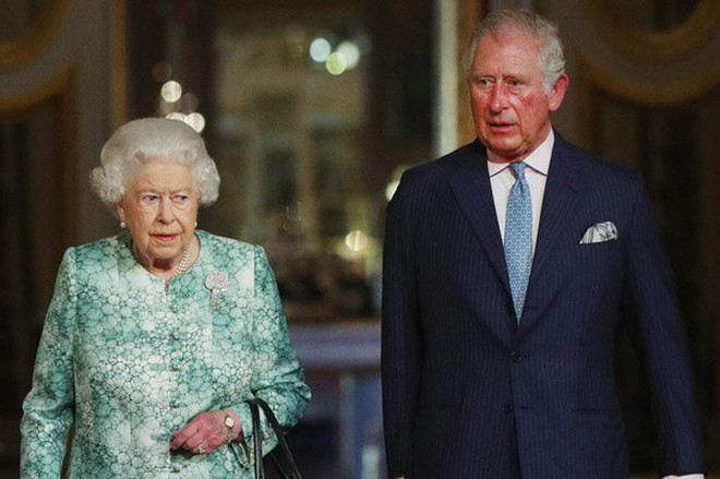 Thái tử Charles đã chính thức trở thành người kế vị Nữ hoàng Anh Elizabeth. (Nguồn: Daily Star) Thái tử Charles chính thức trở thành người kế vị Nữ hoàng Anh ảnh 1