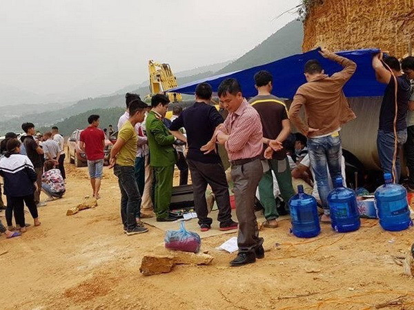 Đình chỉ khai thác đất sau vụ tai nạn làm 1 người chết ở Quốc Oai ảnh 2