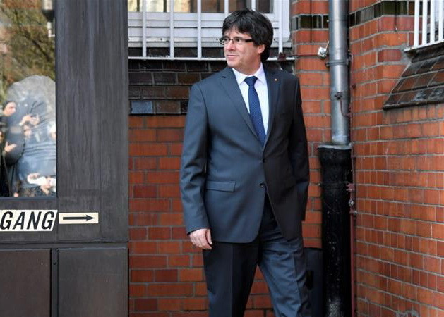 Cựu thủ hiến Catalonia Puidgemont. (Nguồn: Reuters) Đức có thể dẫn độ cựu thủ hiến Catalonia Puidgemont về Tây Ban Nha ảnh 1