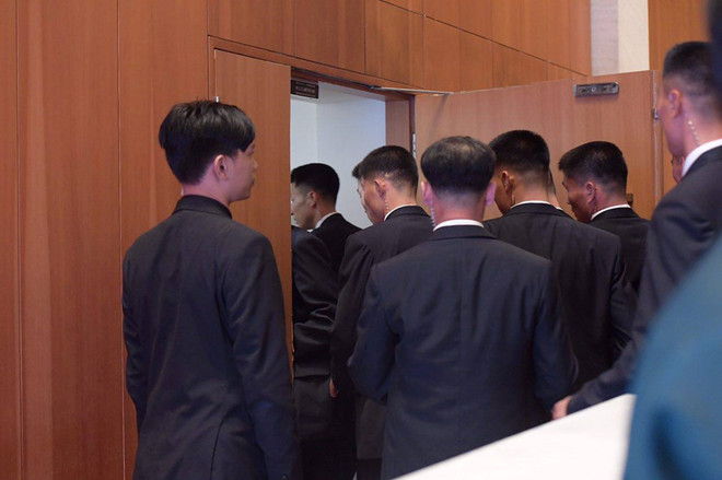Ông Kim Jong-un được bảo vệ nghiêm ngặt khi khám phá Singapore ảnh 2