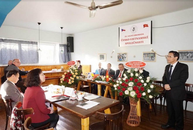 Hội hữu nghị Séc-Việt luôn đồng hành ủng hộ bảo vệ chủ quyền VN ảnh 1
