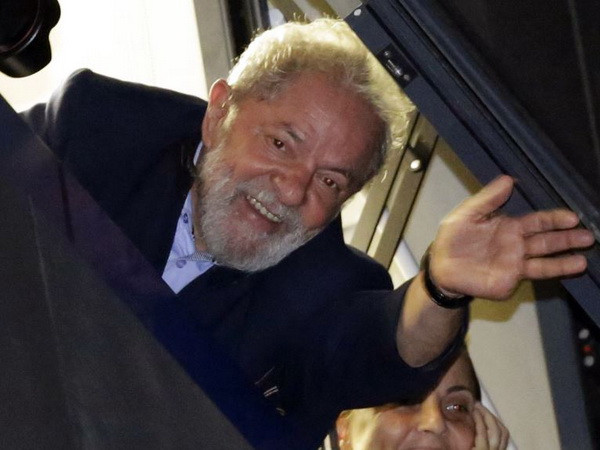 Cựu Tổng thống Brazil Lula da Silva đăng ký tranh cử nhiệm kỳ mới ảnh 1