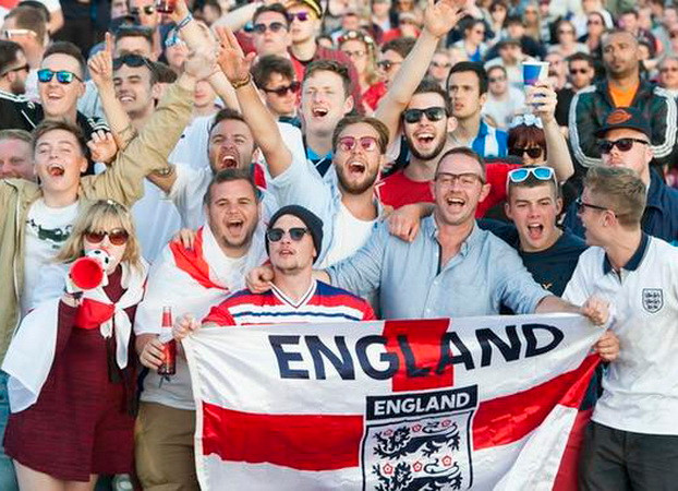 Nga bắt đầu cho phép các CĐV nước ngoài nhập cảnh miễn thị thực ảnh 1