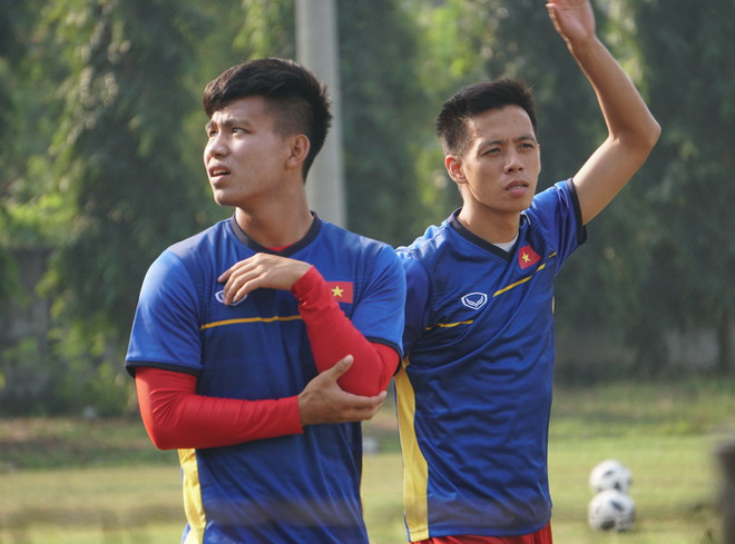 Mục sở thị buổi tập dưới cái nắng hơn 40 độ của Olympic Việt Nam ảnh 1