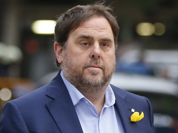 Tòa Tây Ban Nha yêu cầu tiếp tục giam giữ thủ lĩnh ly khai Catalonia ảnh 1