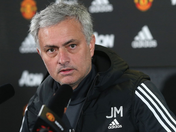 HLV Mourinho "chốt" cái tên đầu tiên phải rời Manchester United ảnh 1