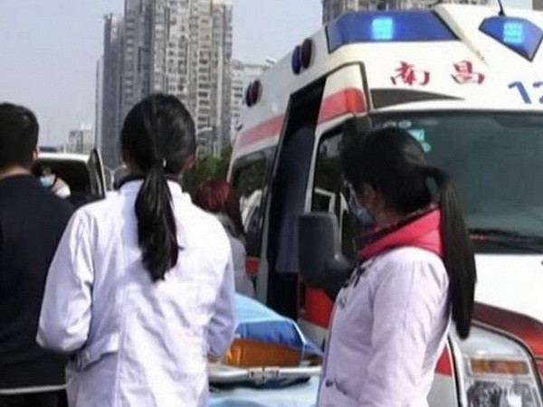 Xe lao lên vỉa hè tại Trung Quốc, ít nhất 7 người thiệt mạng ảnh 1