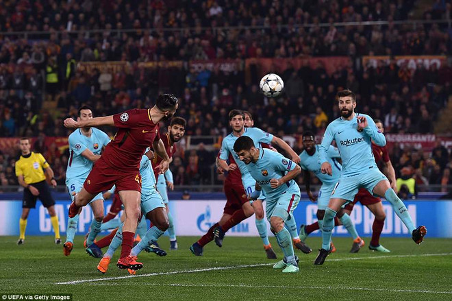 Manolas ấn định tỷ số 3-0, qua đó đưa Roma vào bán kết. (Nguồn: Getty Images) AS Roma tạo địa chấn khi đá bay Barcelona khỏi Champions League ảnh 4