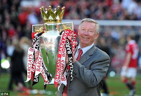 Thế giới bóng đá cầu nguyện cho huyền thoại Sir Alex Feguson ảnh 1