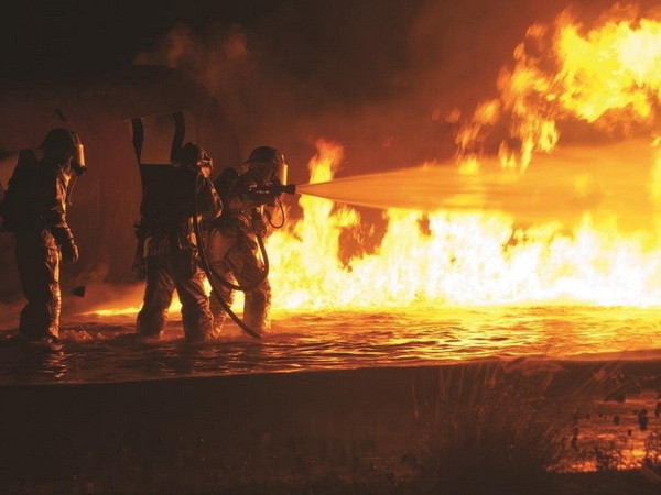 Cháy rừng lớn tại Australia, hàng chục ngôi nhà bị thiêu rụi ảnh 1