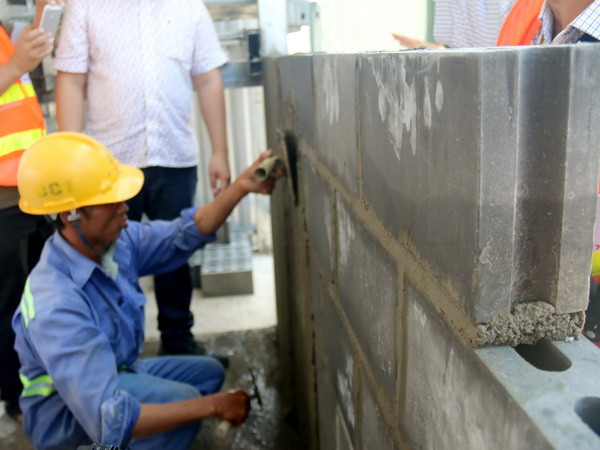 Cần quyết liệt hơn trong sử dụng vật liệu xây dựng từ tro xỉ ảnh 2