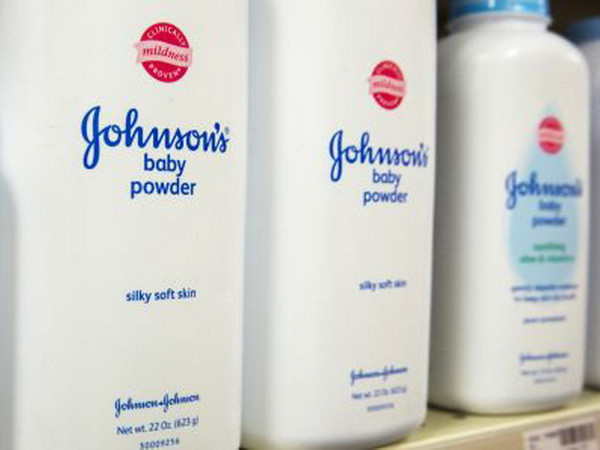 Sản phẩm của Johnson & Johnson. (Nguồn: Reuters) Tập đoàn Johnson & Johnson bị phạt và bồi thường hàng tỷ USD ảnh 1