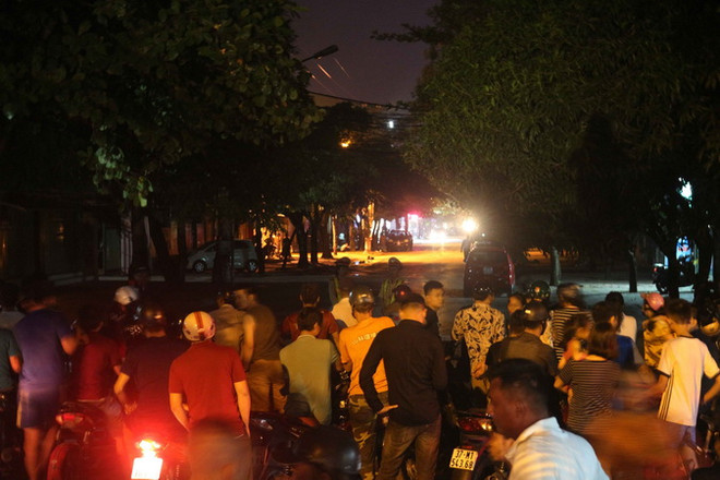 Nghệ An: Sau 15 tiếng cố thủ, đối tượng Lê Ngọc Sơn đã ra đầu thú ảnh 1