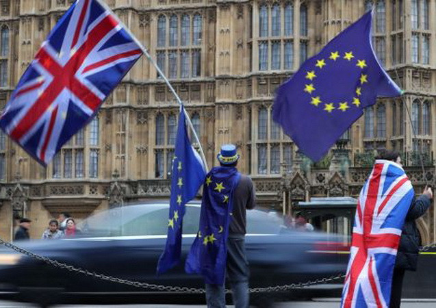 (Nguồn: The Irish Times) Anh tin tưởng đạt được hiệp định thương mại tự do với EU ảnh 1