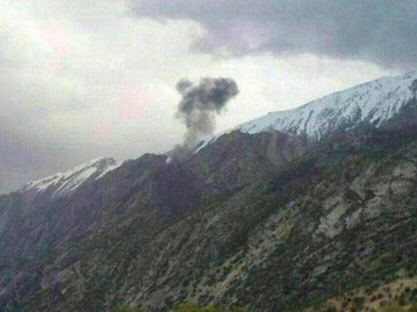 Vụ rơi máy bay ở Iran: Phát hiện hộp đen, tìm thấy 10 thi thể ảnh 1