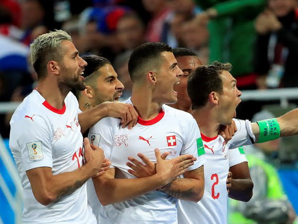 Thuỵ Sĩ tràn đầy cơ hội đi tiếp sau cú "thoát hiểm" trước Serbia ảnh 1