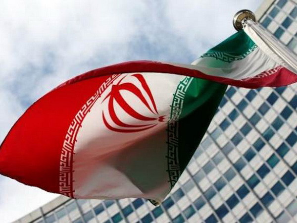 Người dân Iran biểu tình phản đối Mỹ rút khỏi thỏa thuận hạt nhân ảnh 1