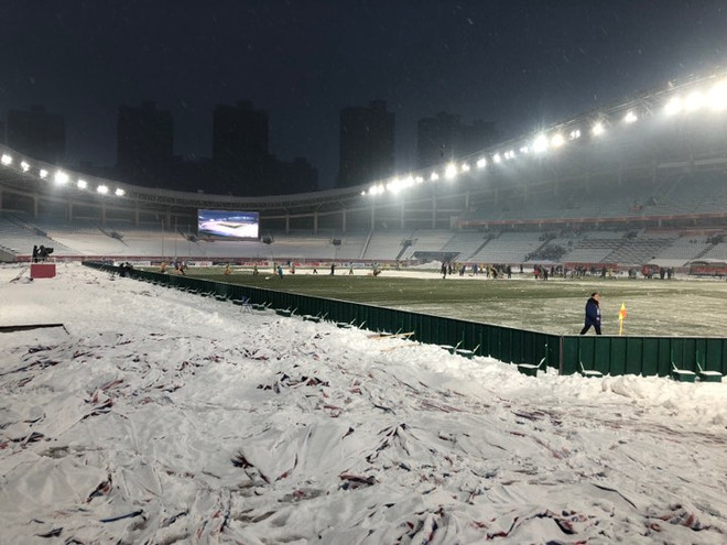 Cụ ông 74 tuổi đi 1 ngày 1 đêm bằng đường bộ đến cổ vũ U23 Việt Nam ảnh 1