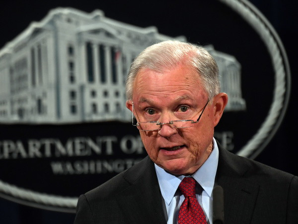 Phản ứng của Nga sau khi Bộ trưởng Tư pháp Mỹ bị cách chức ảnh 1