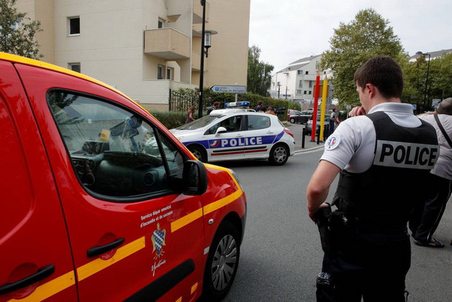 Vụ tấn công bằng dao ở Pháp: Thủ phạm có vấn đề về tâm thần ảnh 1