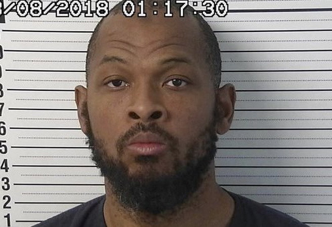 Bắt đối tượng tình nghi huấn luyện trẻ em nổ súng tại trường học ảnh 1