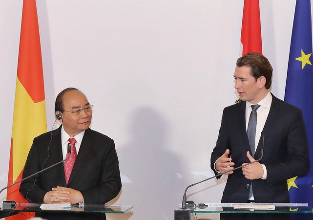 Thủ tướng Nguyễn Xuân Phúc và Thủ tướng Áo tham dự họp báo chung ảnh 1