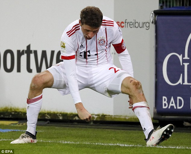 Vùi dập Freiburg, Bayern chỉ còn cách ngôi vương 3 chiến thắng ảnh 2