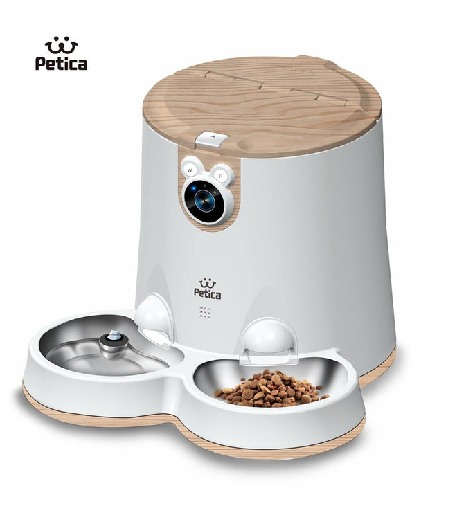 Ra mắt bộ cung cấp thức ăn và nước tích hợp camera cho thú cưng ảnh 1