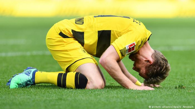 Bundesliga hạ màn: Dortmund choáng váng, bạo loạn tại Hamburg ảnh 1