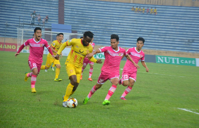 Vòng 13 V-League: Hà Nội vùi dập Than Quang Ninh, HAGL thua ngược ảnh 2