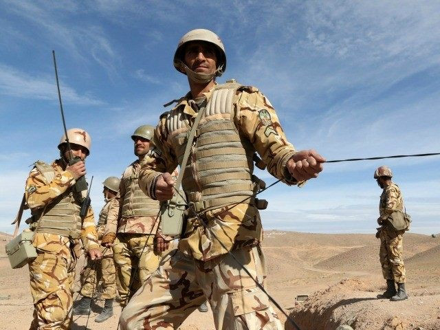 Lực lượng Vệ binh Iran tiêu diệt 6 nghi phạm gần biên giới Iraq ảnh 1