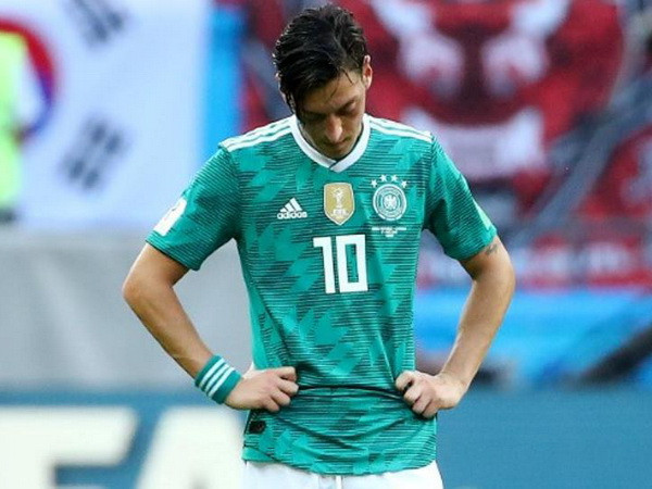 Mesut Oezil đăng tâm thư chia tay đội tuyển Đức ở tuổi 29 ảnh 1