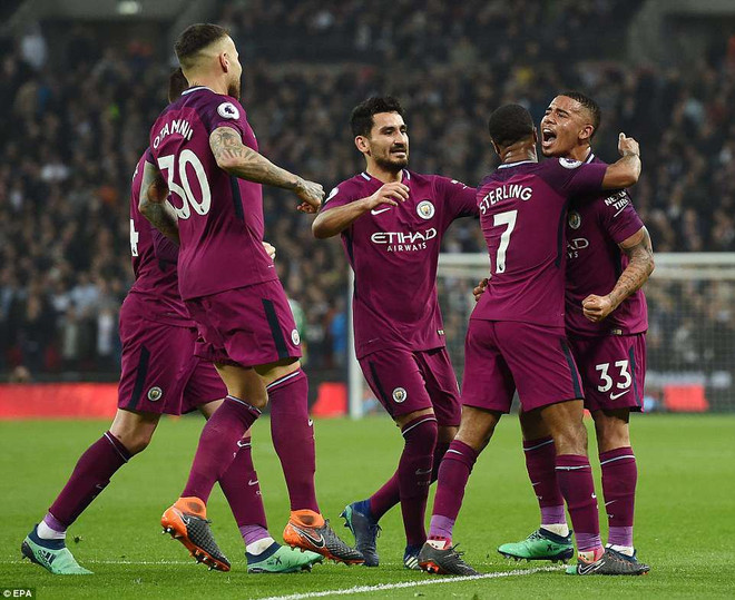 Manchester City áp sát ngôi vương Premier League. (Nguồn: EPA) Hạ gục Tottenham, Man City áp sát ngôi vương Premier League ảnh 1