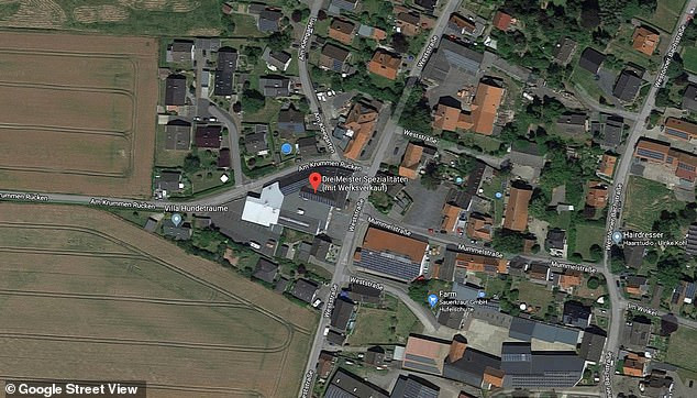 Một tấn chocolate chảy tràn ra đường phố như truyện cổ tích ảnh 2