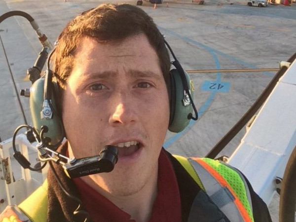 Mỹ công bố danh tính đối tượng đánh cắp máy bay ở Seattle ảnh 1