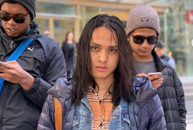 Chàng trai gây xôn xao cộng đồng mạng với gương mặt 'xinh gái' ảnh 1